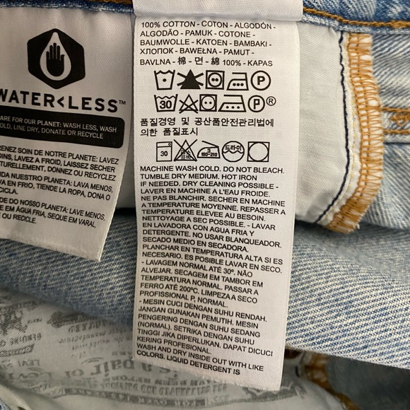 Levi’s 501 High Rise Short in Fault Line - Picture 7 of 8